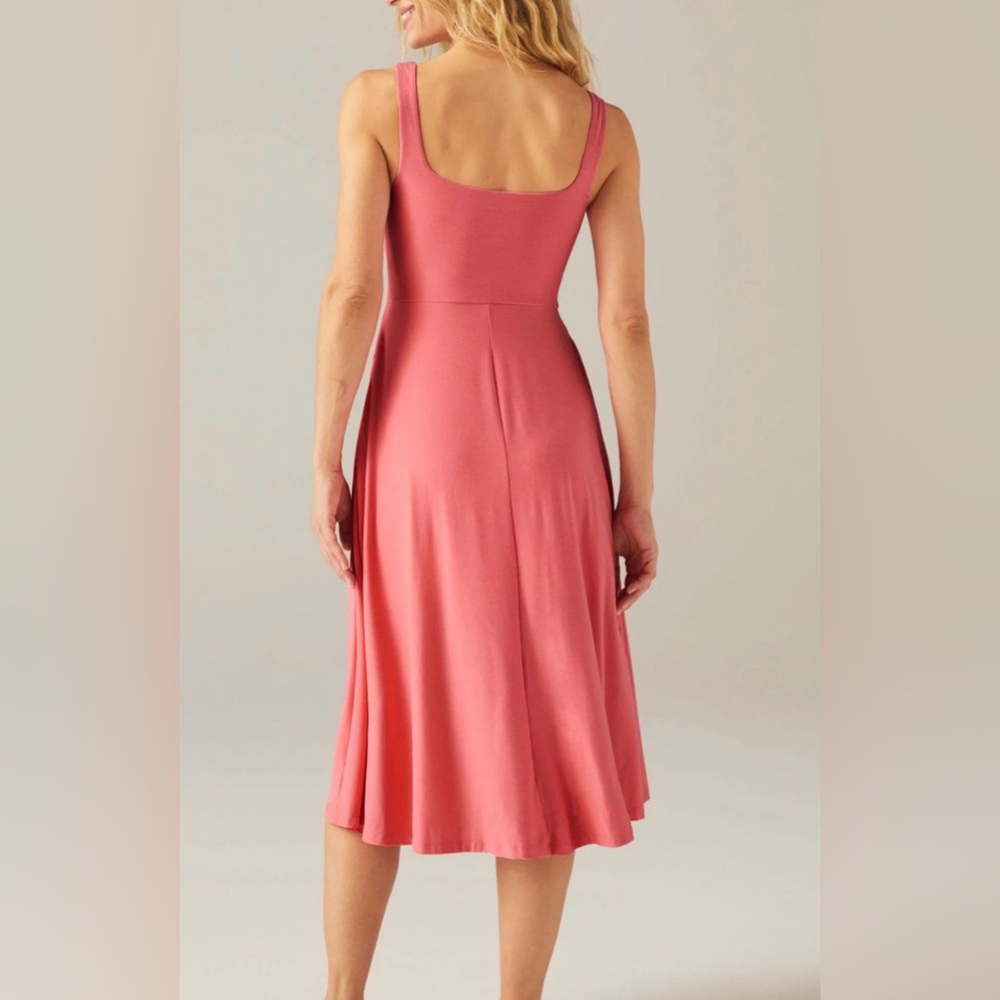 Beyond Yoga Featherweight At The Ready Midi Dress Coral Pink Size Medium - Picture 3 of 12